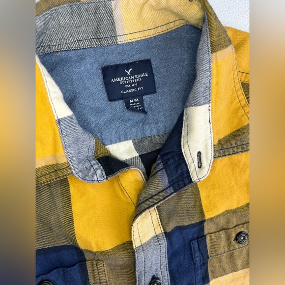 American Eagle Plaid Flannel Shirt Men’s Medium Classic Fit Button Up - Picture 3 of 4